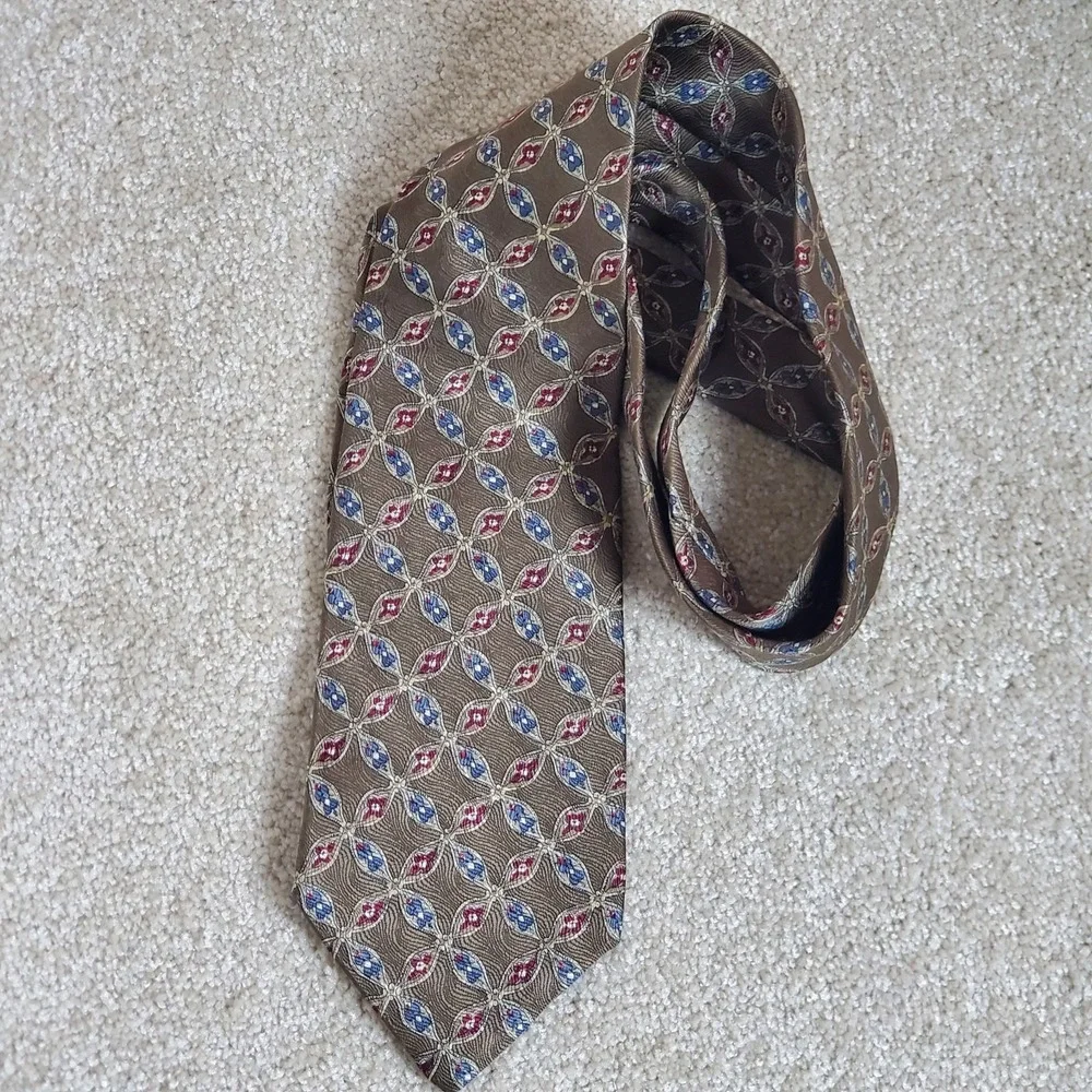 Geoffrey Beene Men's 100% Italian Silk Neck Tie Brown Red Blue 56